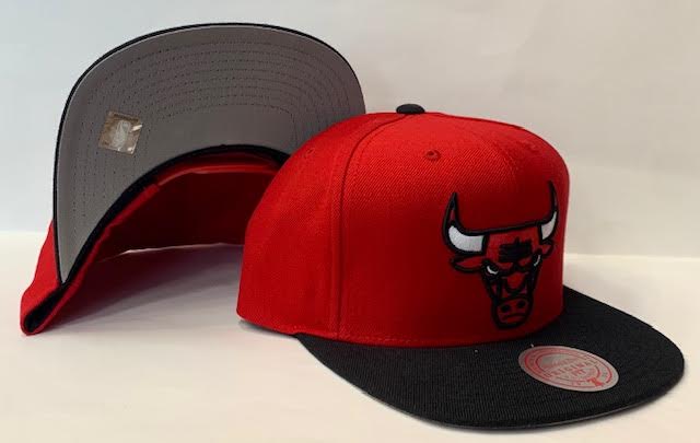 Chicago Bulls NBA Mitchell and Ness Red Black Hat 